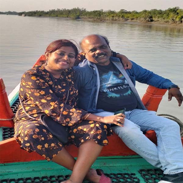 Couple enjoying a 1-night 2-day Sundarban boat safari trip